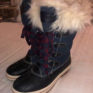 Snow boots